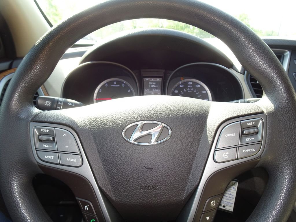 Used 2015 Brown Hyundai Base image 17