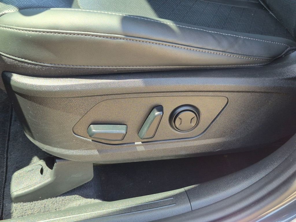 Used 2023 Gray Kia S image 17