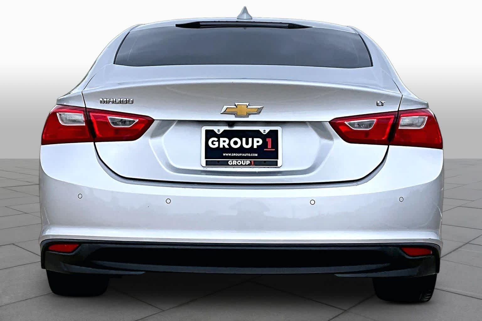Used 2017 Silver Ice Metallic Chevrolet LT image 5