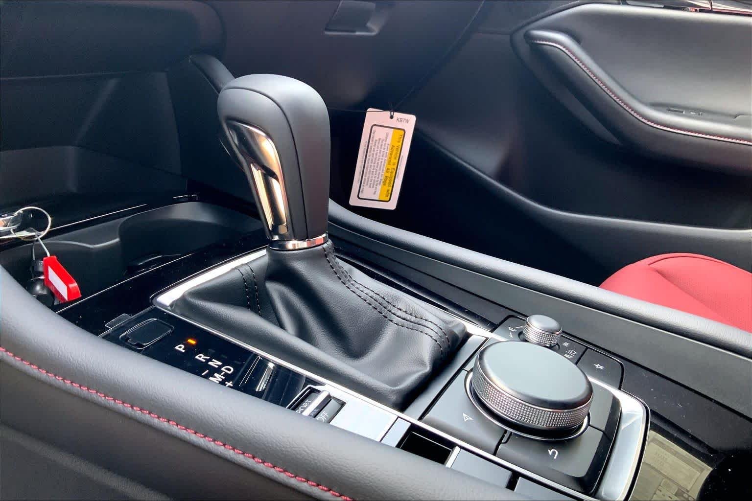 2026 Mazda Mazda3 Carbon Edition - Photo 7