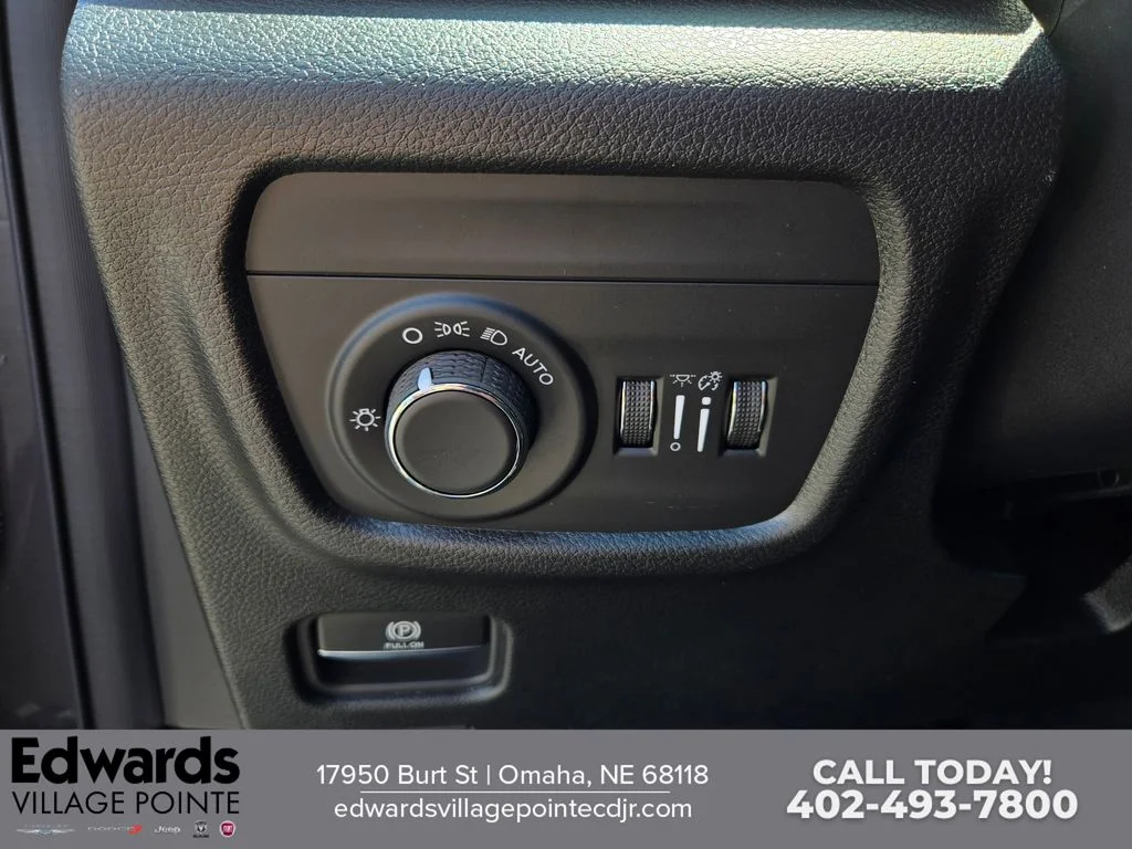 New 2026 Baltic Gray Metallic Clear-Coat Exterior Paint Jeep Laredo image 12