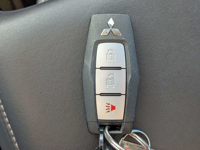 Used 2025  Mitsubishi ES image 34