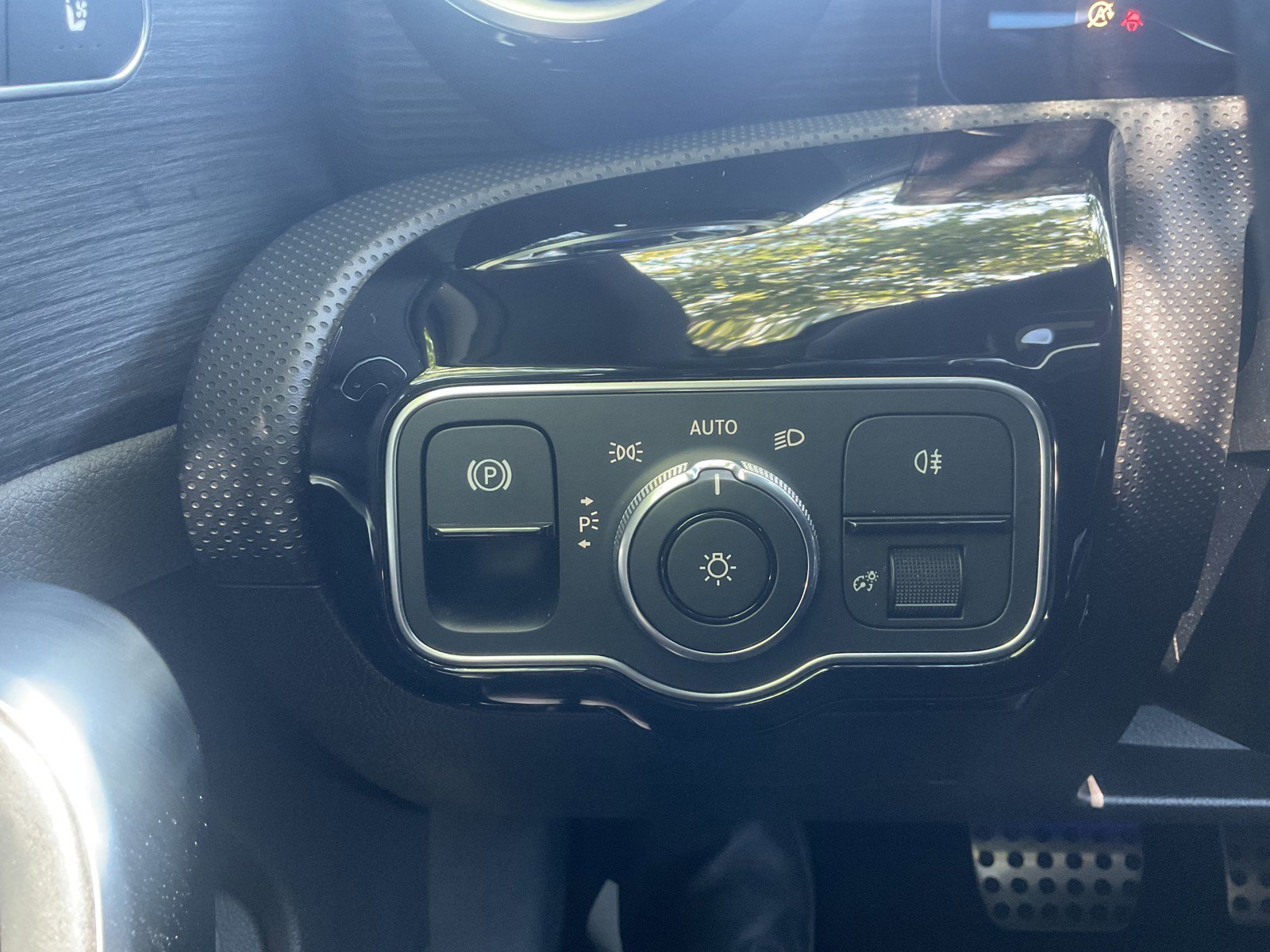 Used 2022 Polar White Mercedes-Benz A 220 image 22