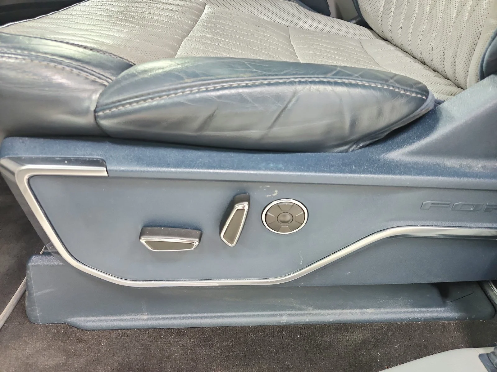 Used 2021 White Ford Limited image 12