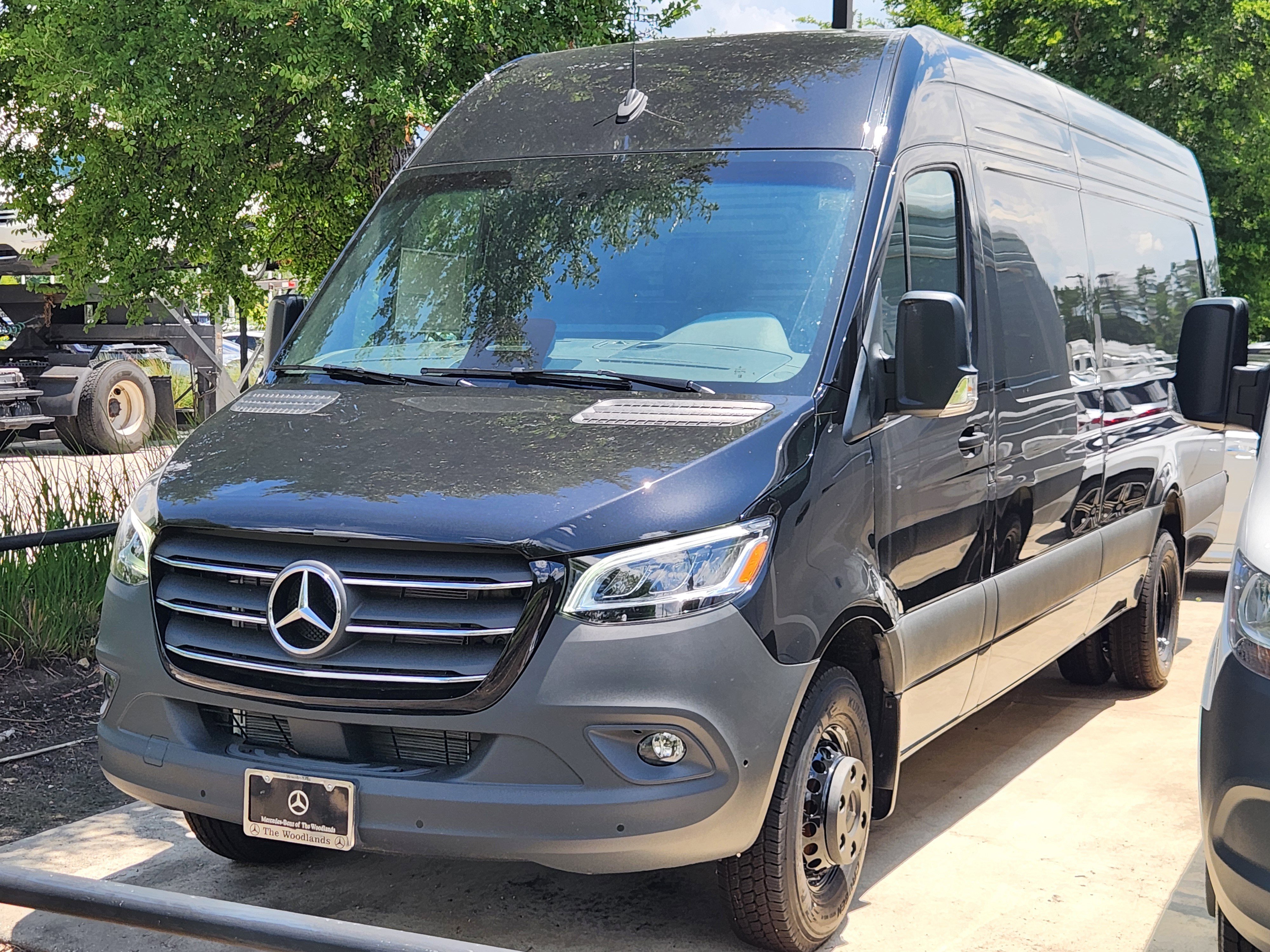 New 2026 Obsidian Black Metallic Mercedes-Benz Extended Cargo Van 170 in. WB image 4