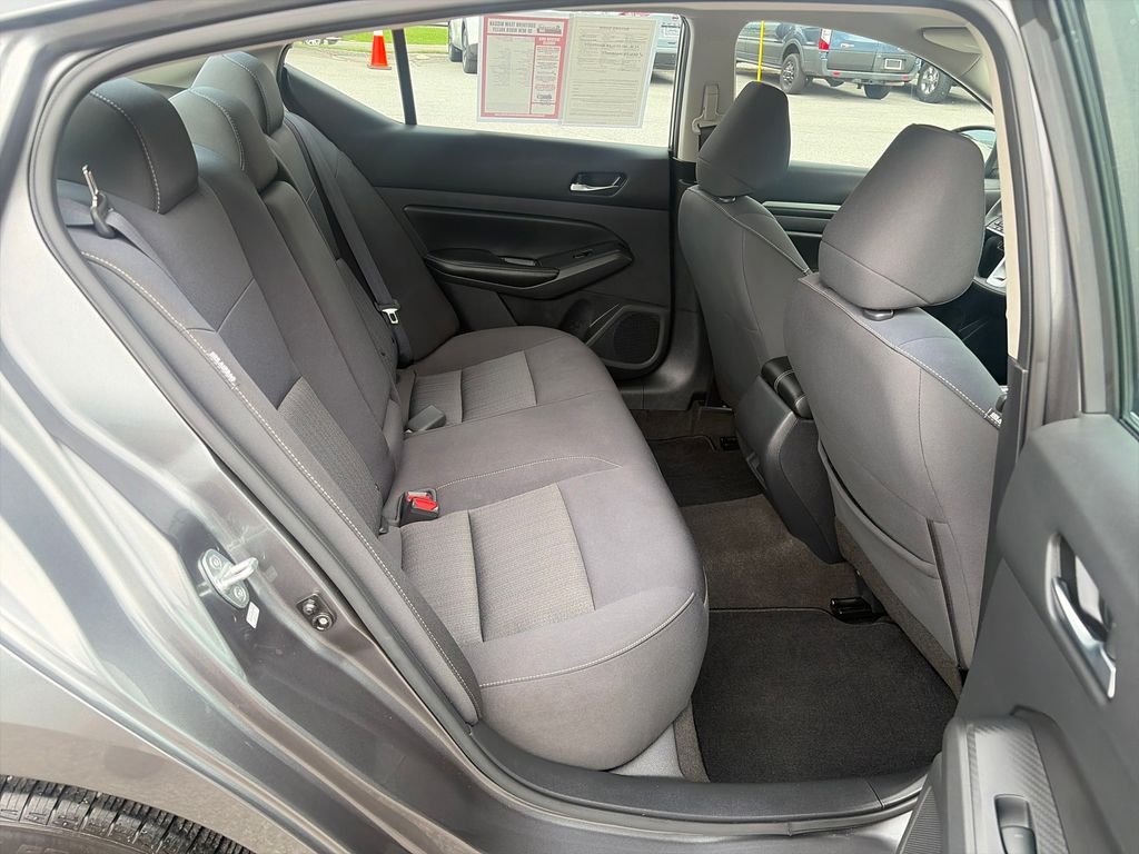 Used 2022 Gray Nissan 2.5 SV image 38
