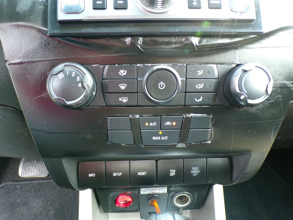 Used 2008 Vista Blue Clearcoat Metallic Ford SE image 16