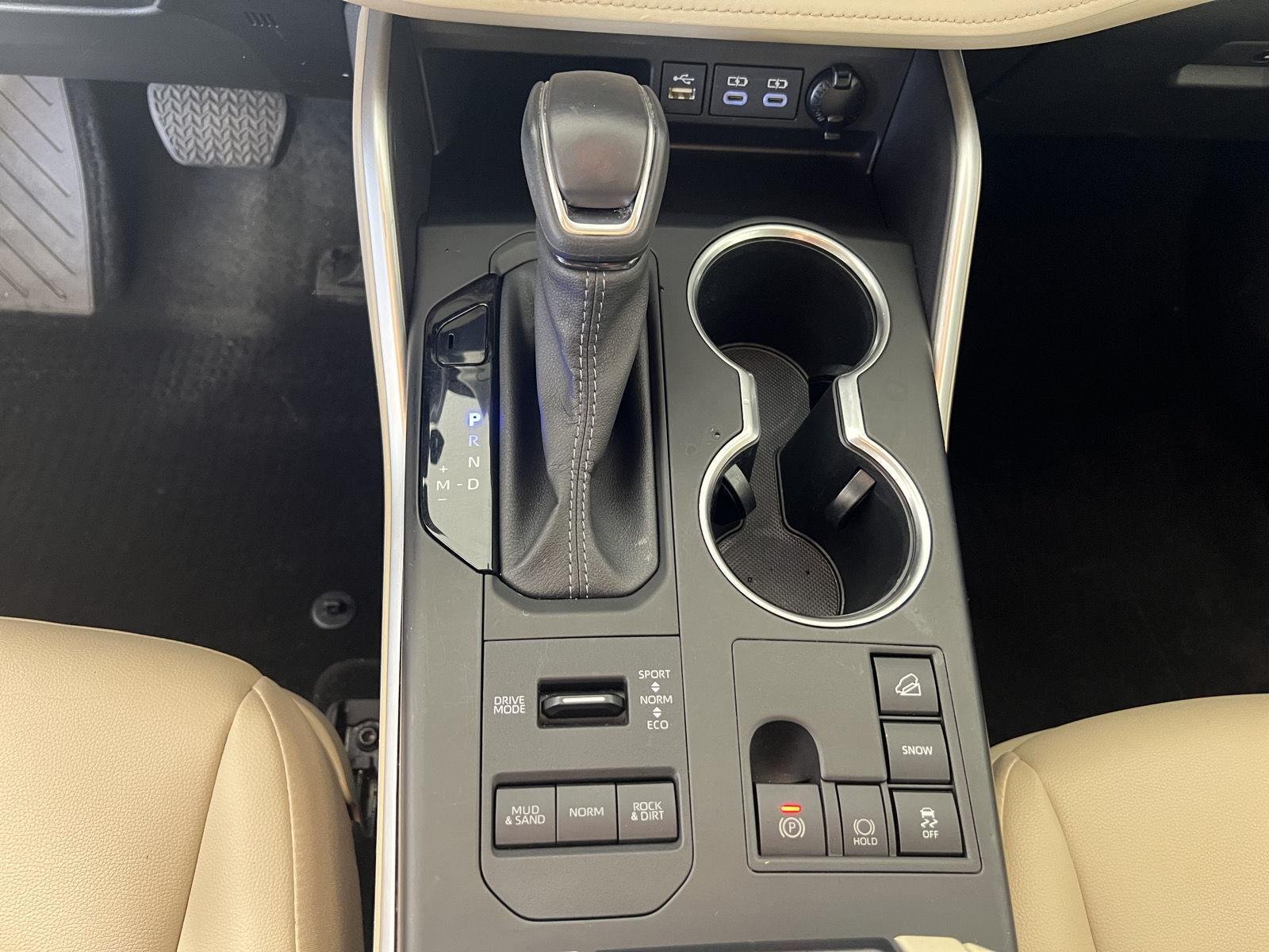 Used 2023 Wind Chill Pearl Toyota XLE image 20