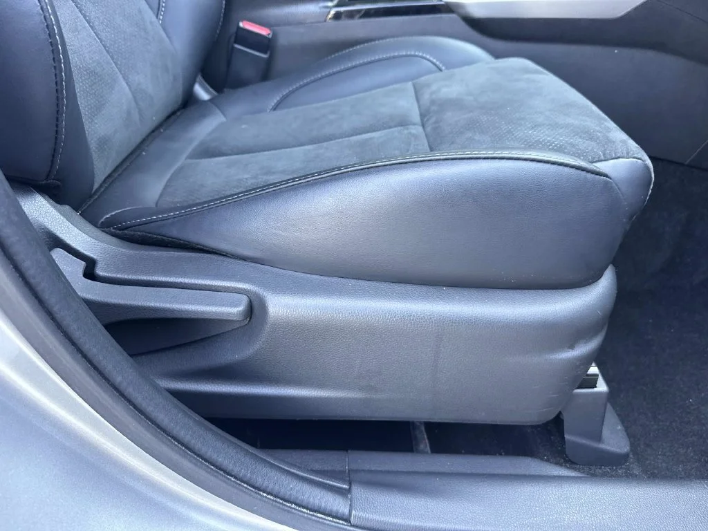 Used 2025 Alloy Silver Metallic Mitsubishi  image 26