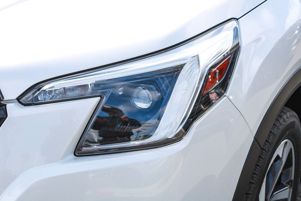 Used 2022 White Subaru Touring image 8