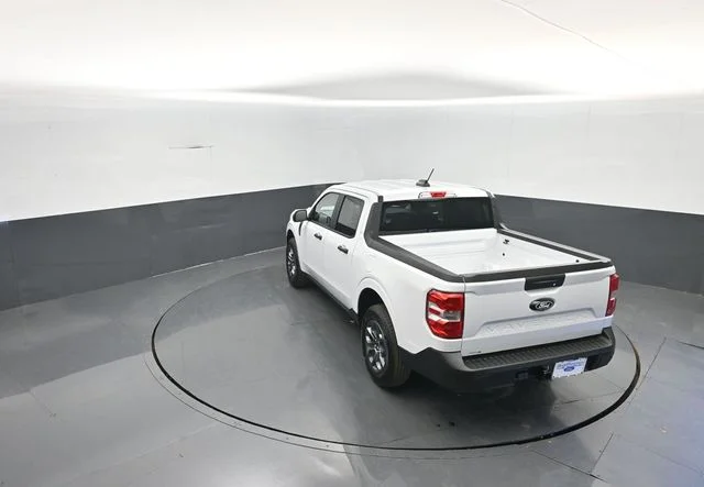 New 2026 Oxford White Ford XLT image 21