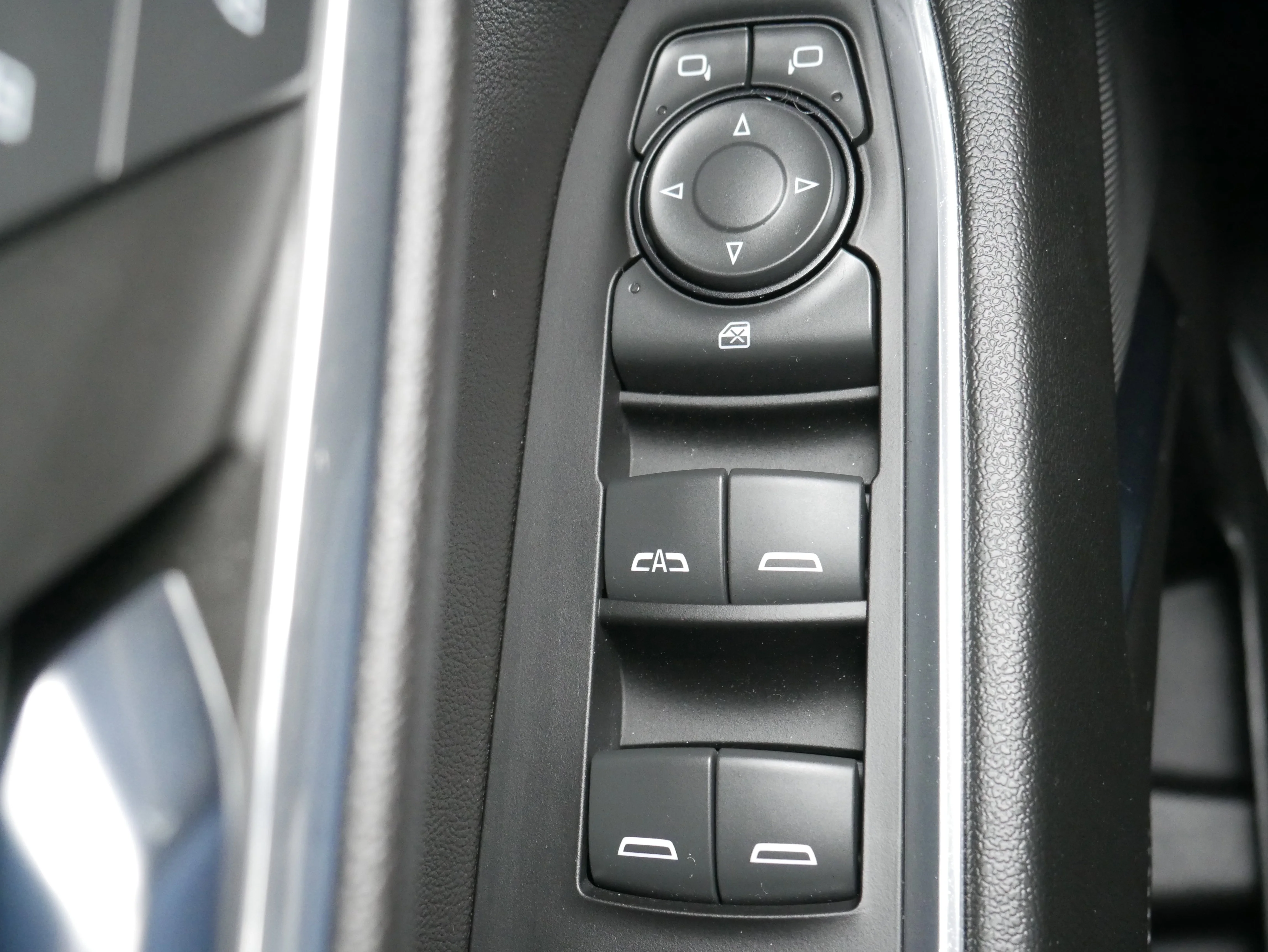 2023 Chevrolet Silverado 1500 LT - Photo 28