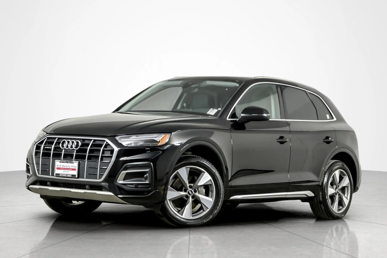 2023 Audi Q5 40 Premium Plus's photo