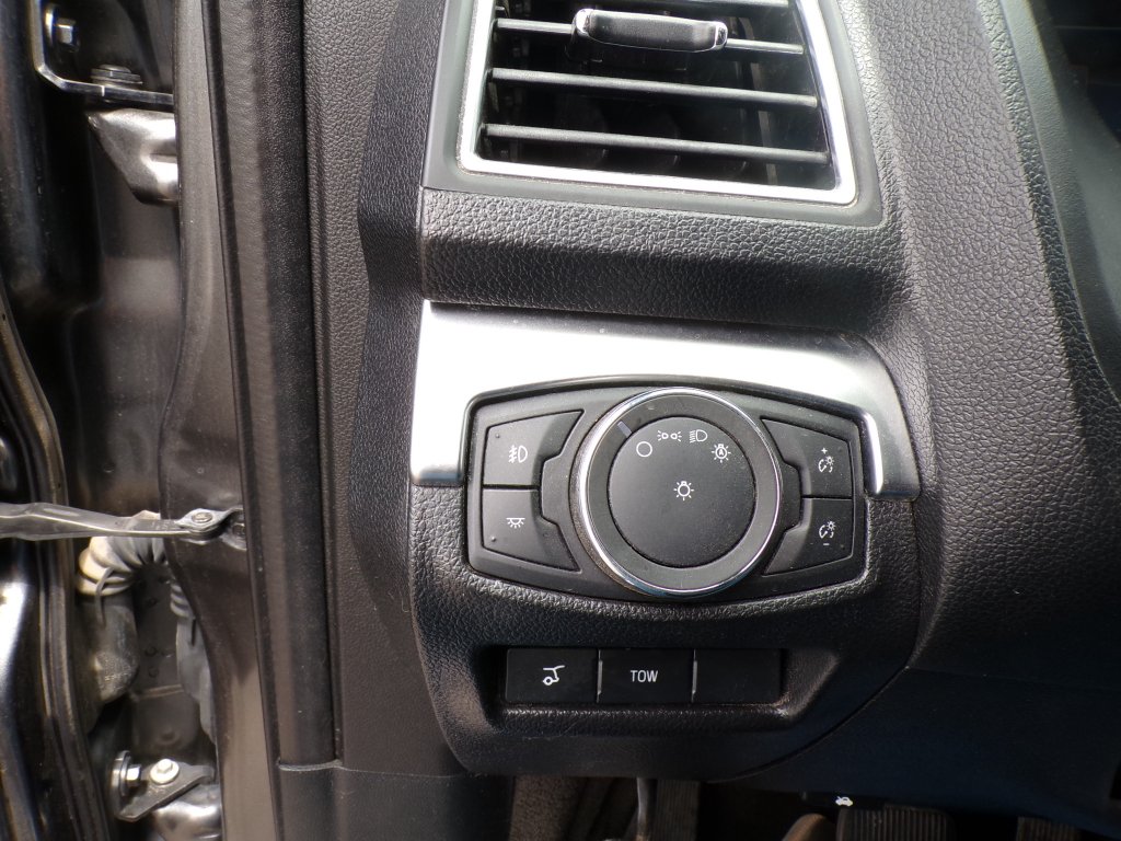Used 2018 Magnetic Metallic Ford Sport image 25