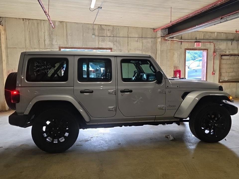 Used 2024 Silver Jeep Sahara image 5