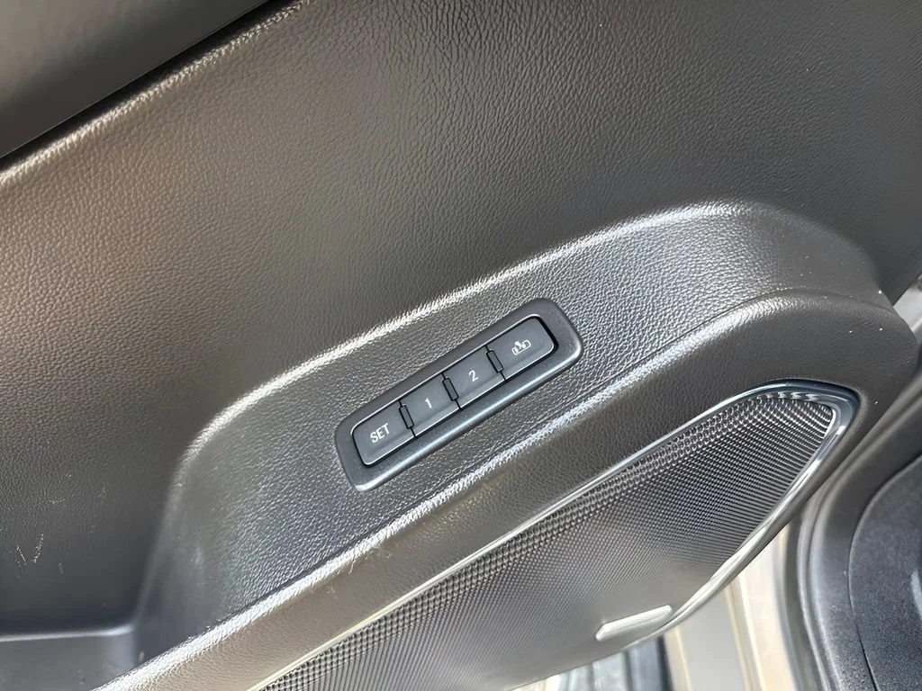 Used 2018 PEPPERDUST METALLIC Chevrolet Premier image 11