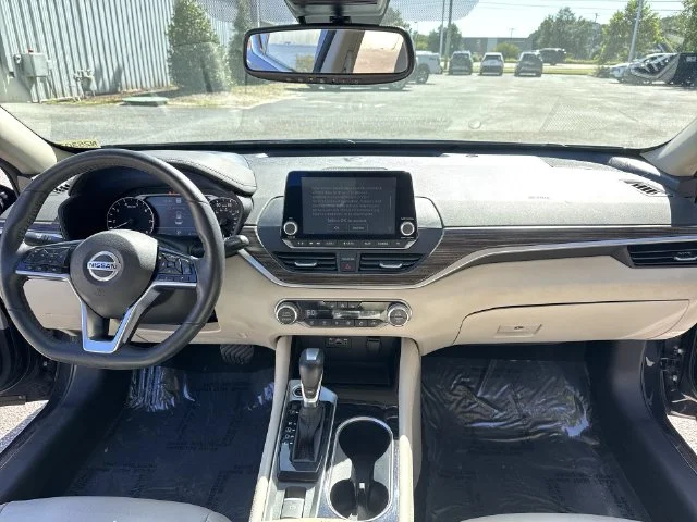 Used 2020 Blue Nissan 2.5 SL image 9