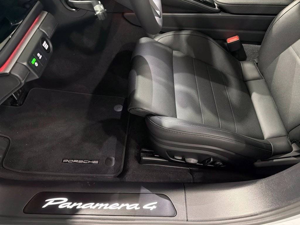 2026 Porsche Panamera Base - Photo 31