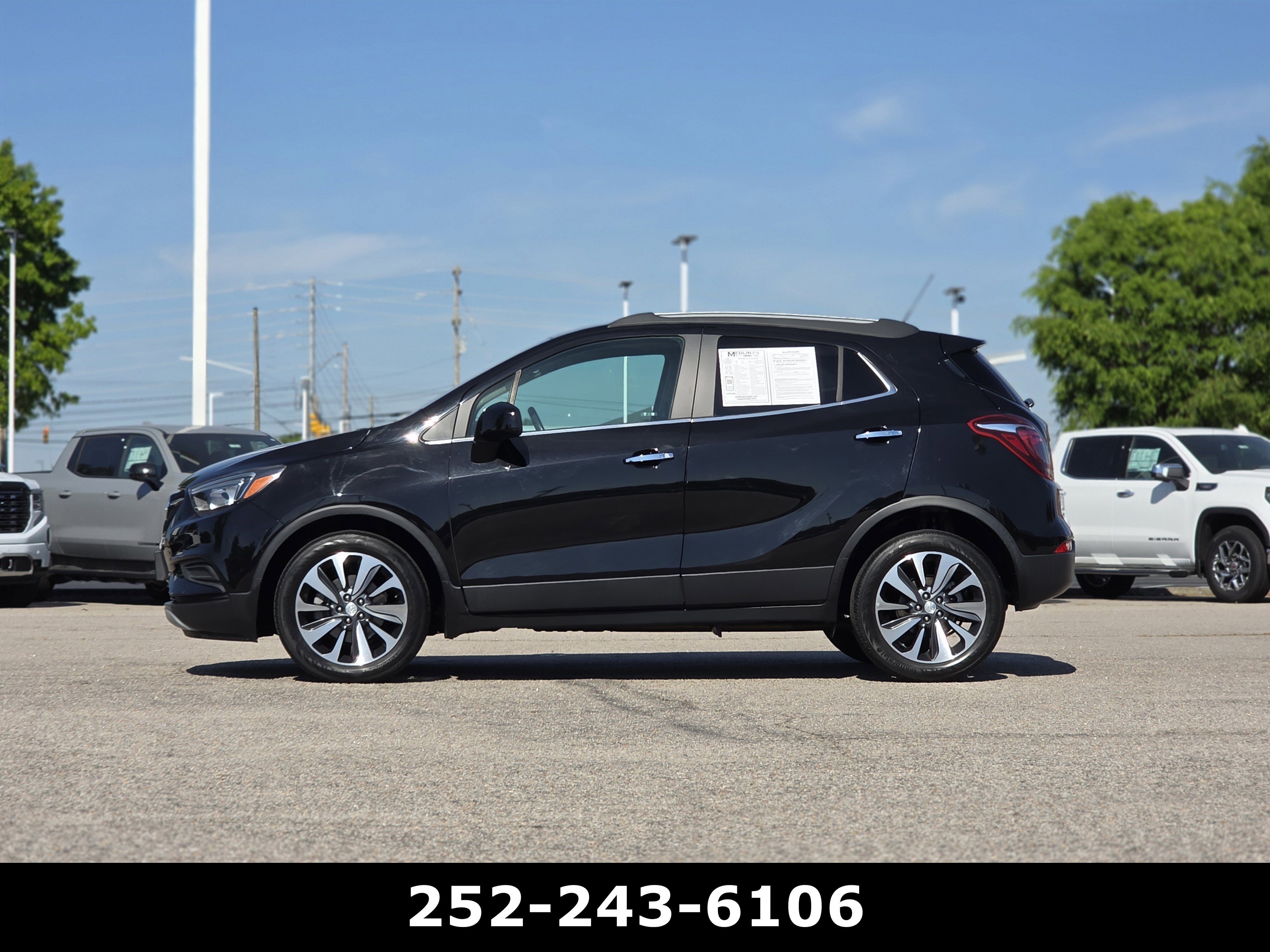 Used 2022 Ebony Twilight Metallic Buick Preferred image 4