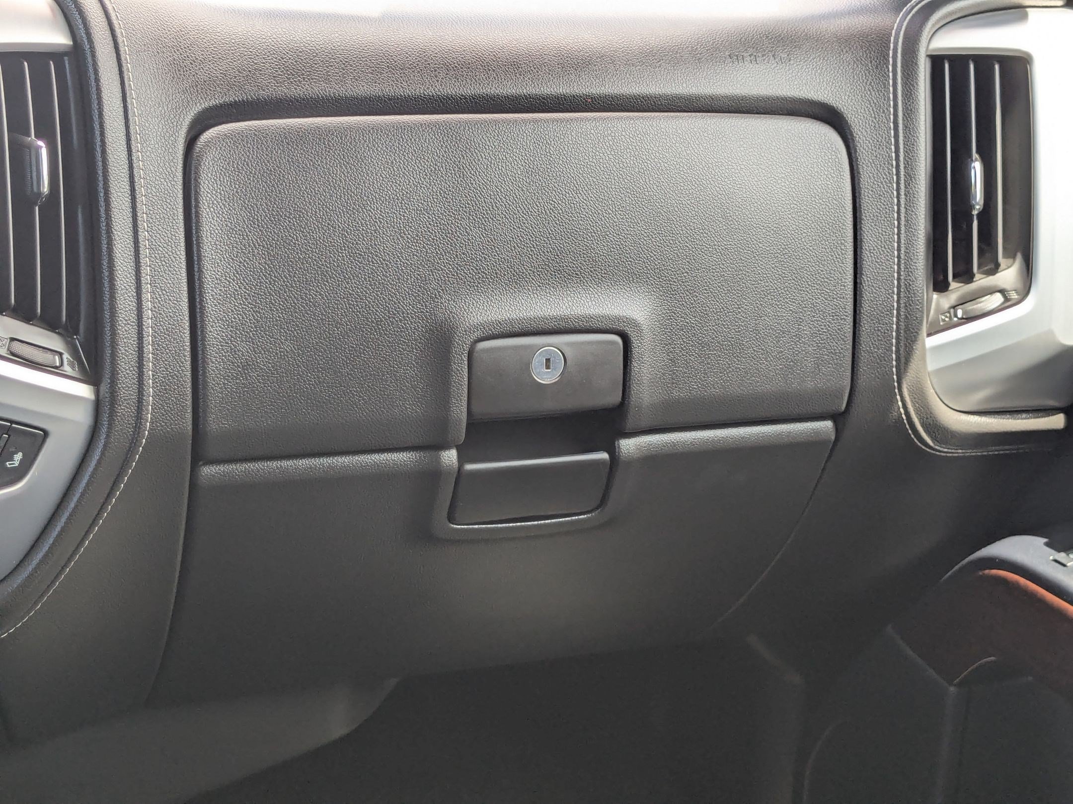 Used 2014 Stealth Gray Metallic GMC SLE image 29