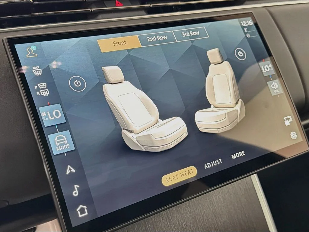 New 2026 Fuji White Land Rover SE 7 Seats image 21