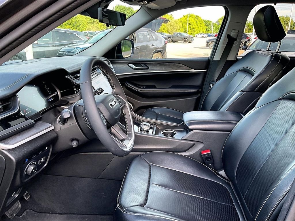 Used 2024 Gray Jeep 4xe image 4