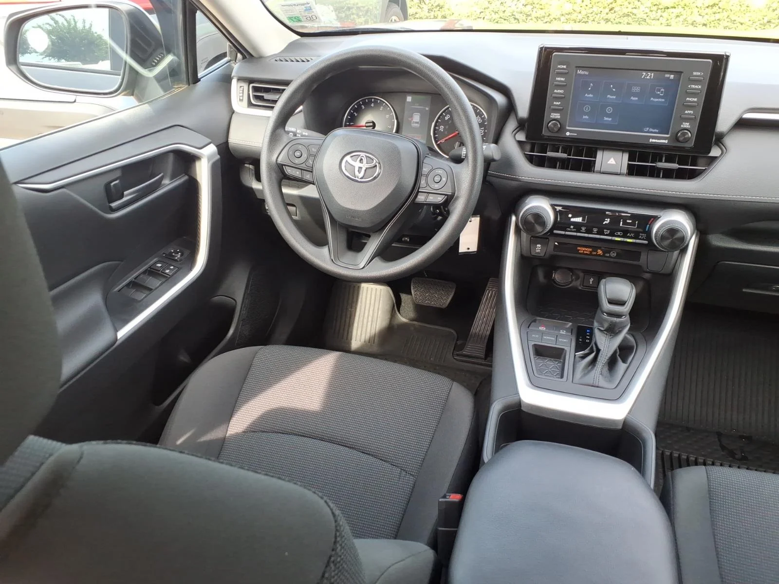 Used 2022 Magnetic Gray Metallic Toyota LE image 4