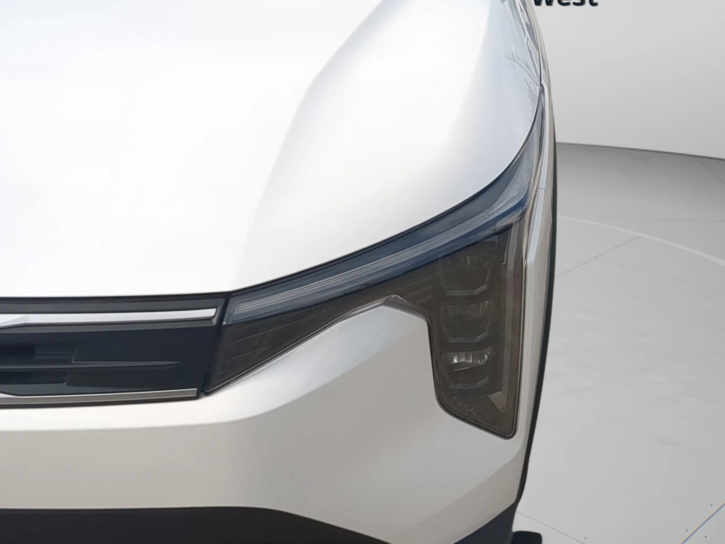 New 2026 Snow White Pearl Kia LXS image 54