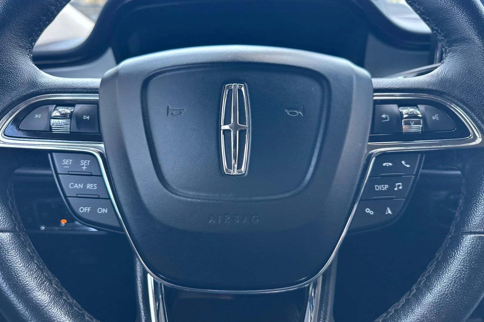Used 2022 Silver Lincoln Standard image 23