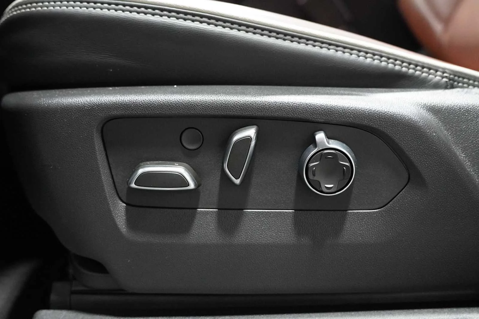 Used 2024 Downpour Metallic GMC Denali Ultimate image 12