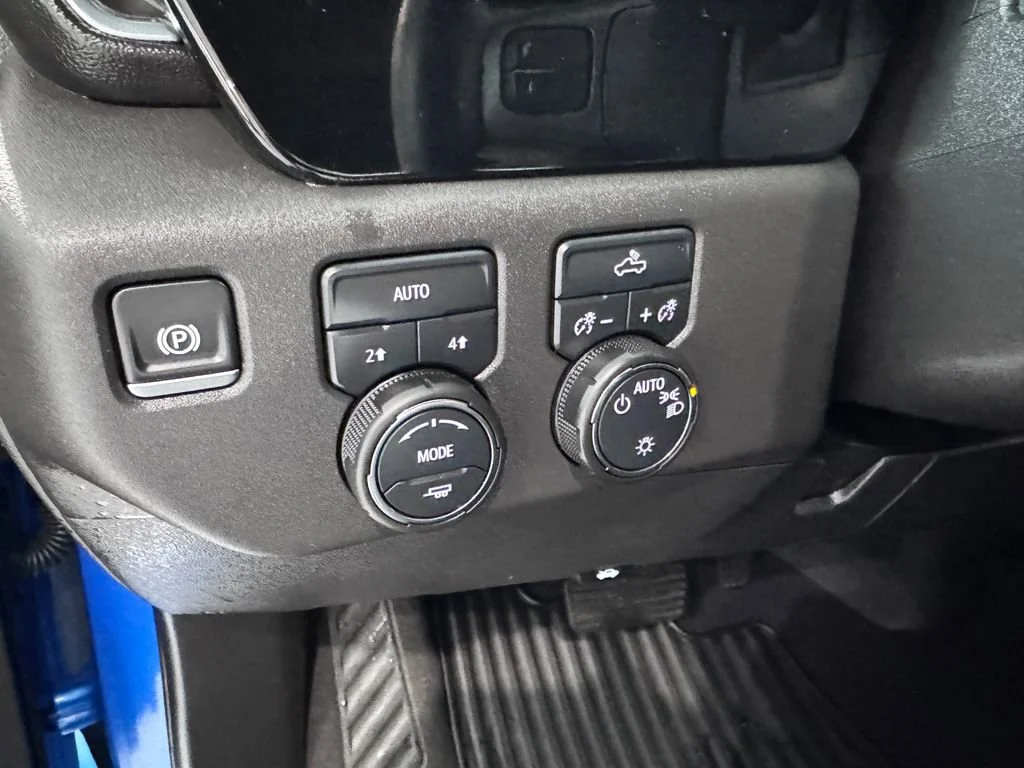 2025 Chevrolet Silverado 1500 LT - Photo 22