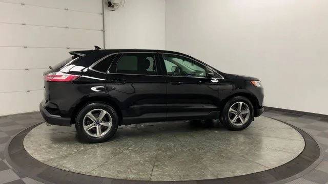 Used 2020 Black Ford SEL image 8