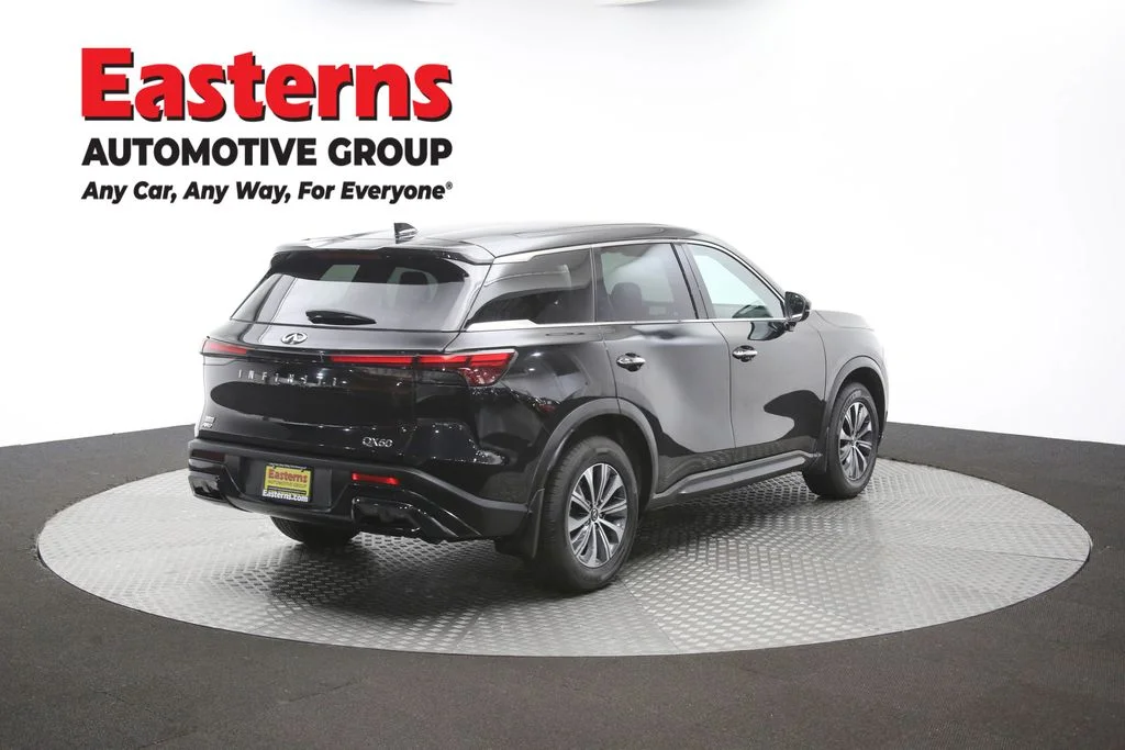Used 2023 Black INFINITI PURE image 43