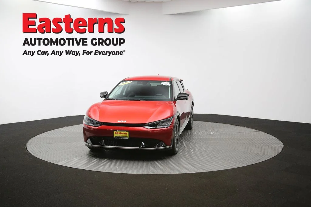 Used 2023 Red Kia Wind image 55