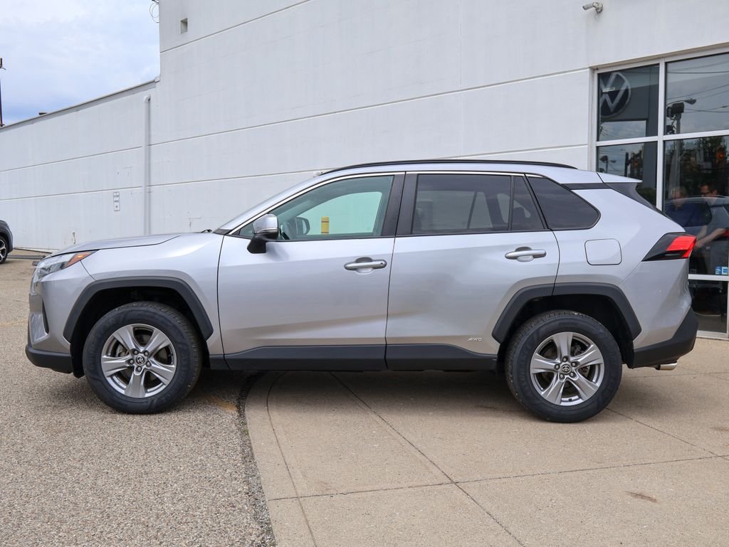 Used 2022 Silver Toyota XLE image 2
