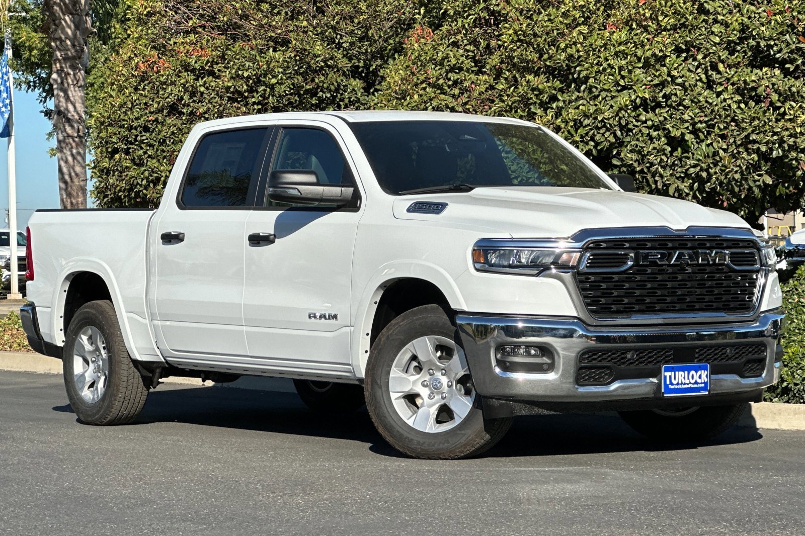 New 2026 Bright White Clear-Coat Exterior Paint RAM Big Horn/Lone Star image 2