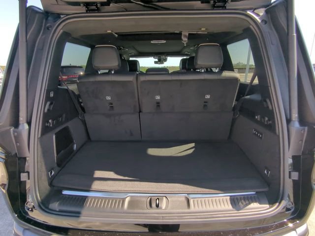 New 2026 High Gloss Black Exterior Paint Jeep Summit Reserve image 14