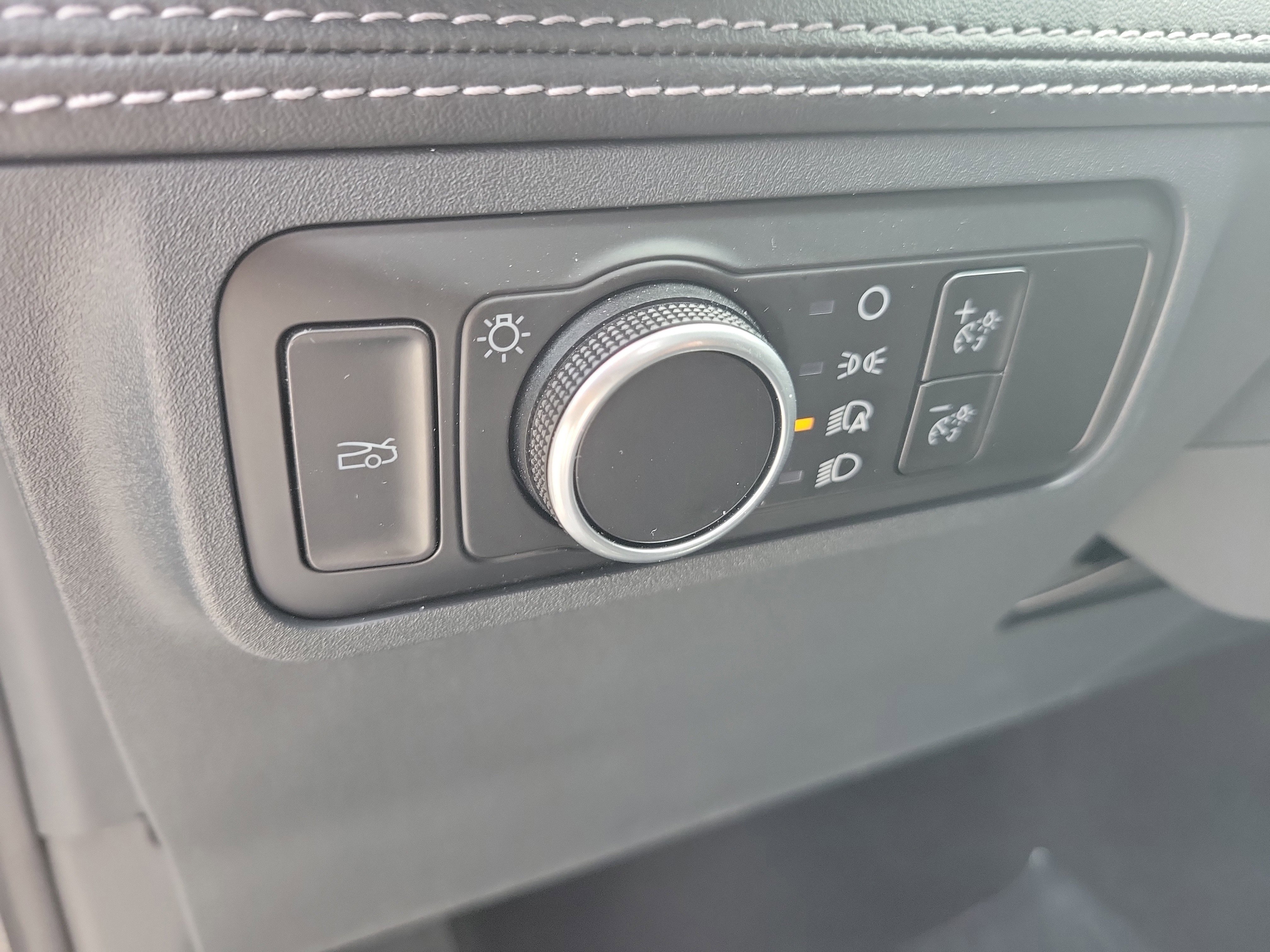 Used 2025 Gray Metallic Ford EcoBoost Premium image 22
