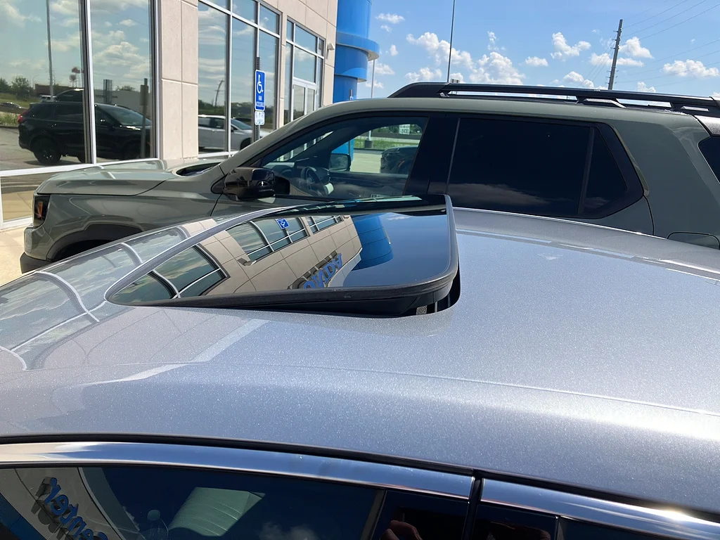 Used 2019 Lunar Silver Metallic Honda EX-L image 8