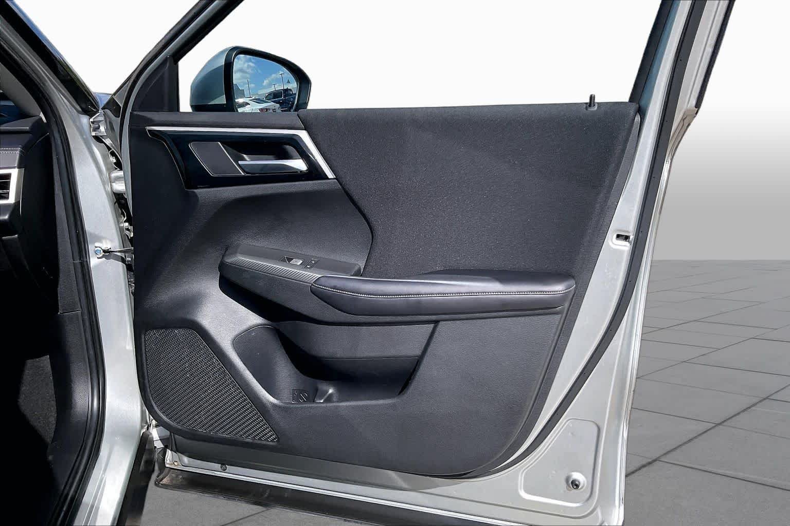 Used 2023 Alloy Silver Metallic Mitsubishi ES image 43