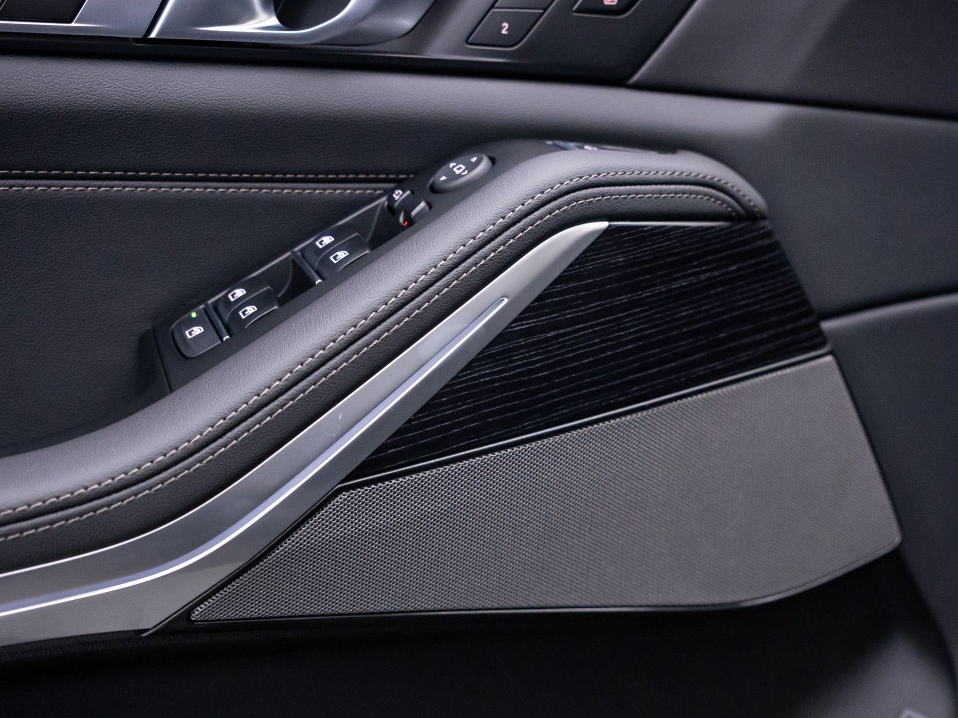 New 2026 Black Sapphire Metallic BMW xDrive50e image 14