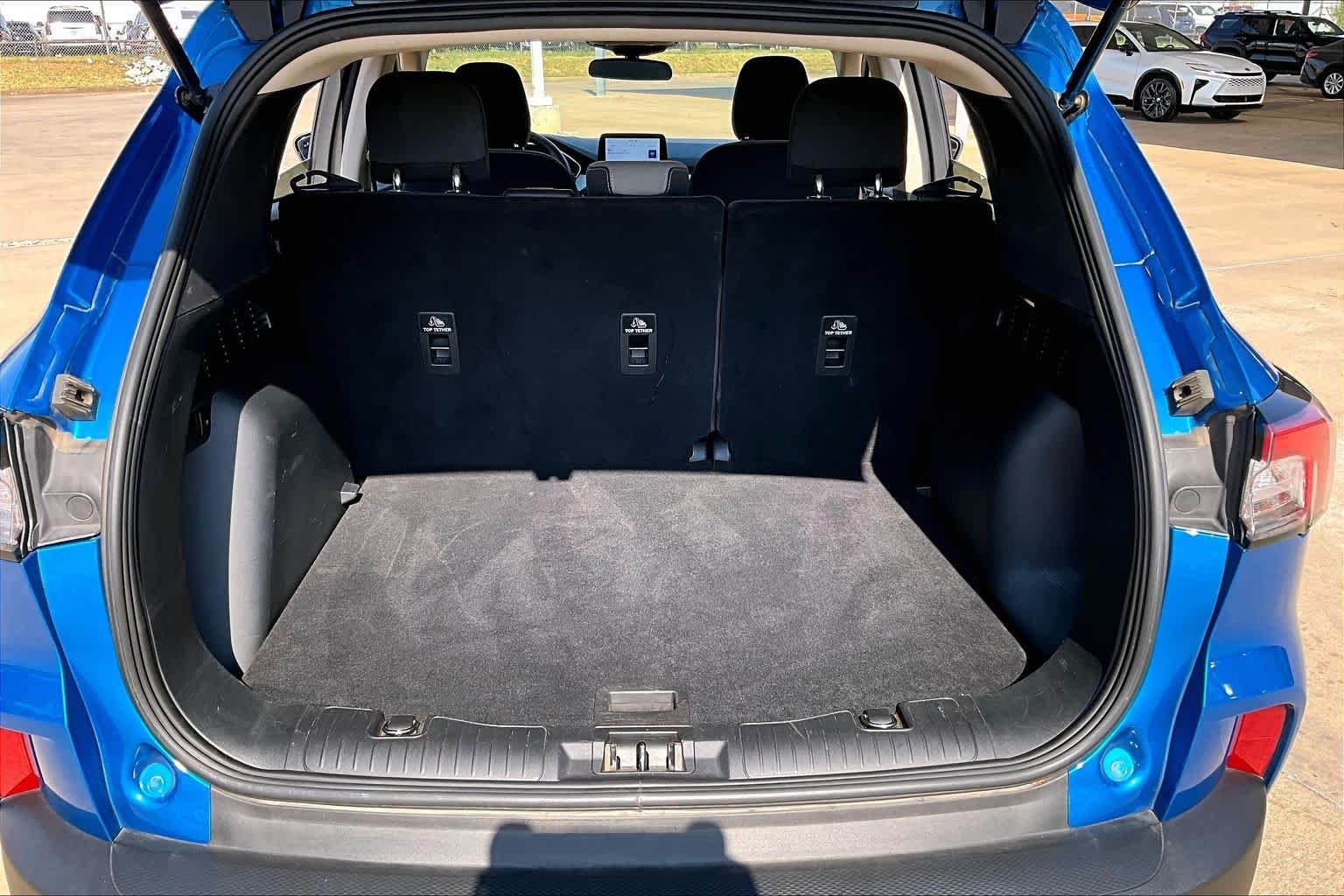 Used 2020 Velocity Blue Metallic Ford SE image 30