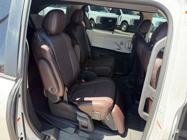 2023 Toyota Sienna Platinum - Photo 43