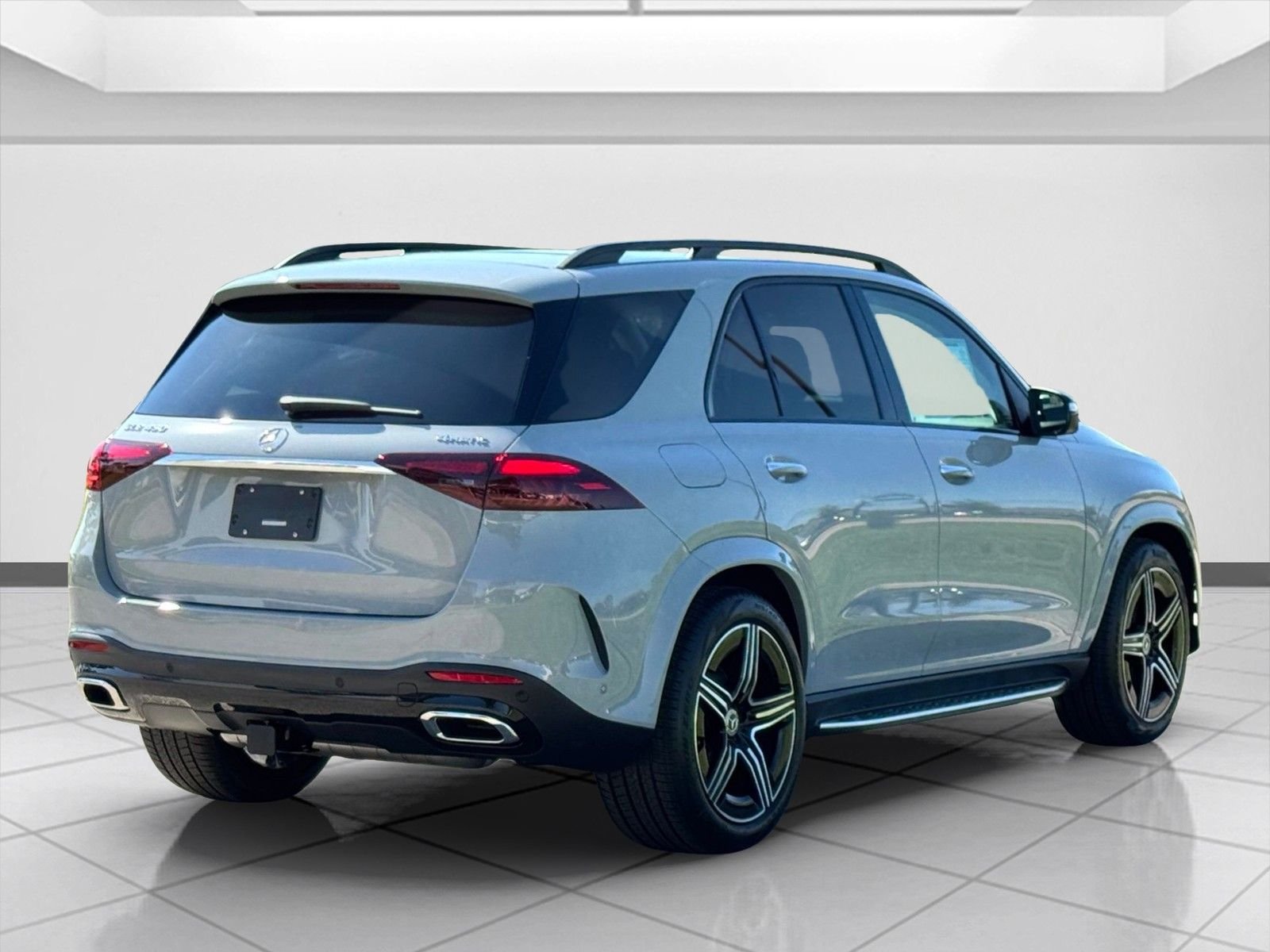 New 2026 MANUFAKTUR Alpine Grey Mercedes-Benz GLE 450 image 3