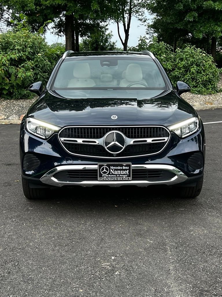 Used 2024 Blue Mercedes-Benz GLC 300 image 2