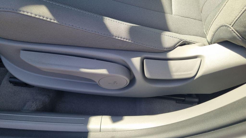 New 2026 White Hyundai SE image 16