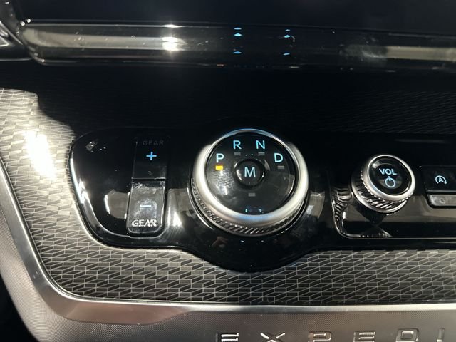 New 2027 Gray Ford Platinum image 27
