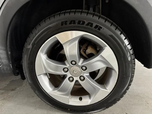 Used 2017 Lunar Silver Metallic Honda LX image 8