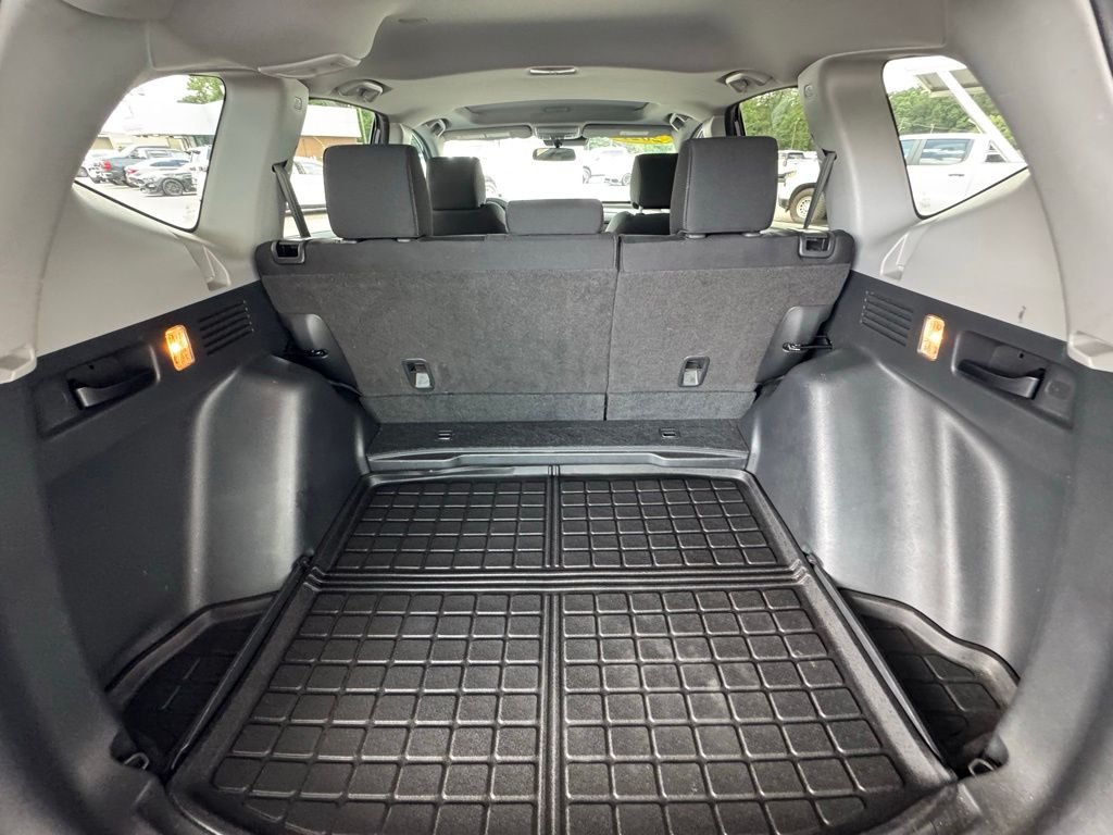 Used 2021  Honda EX image 9
