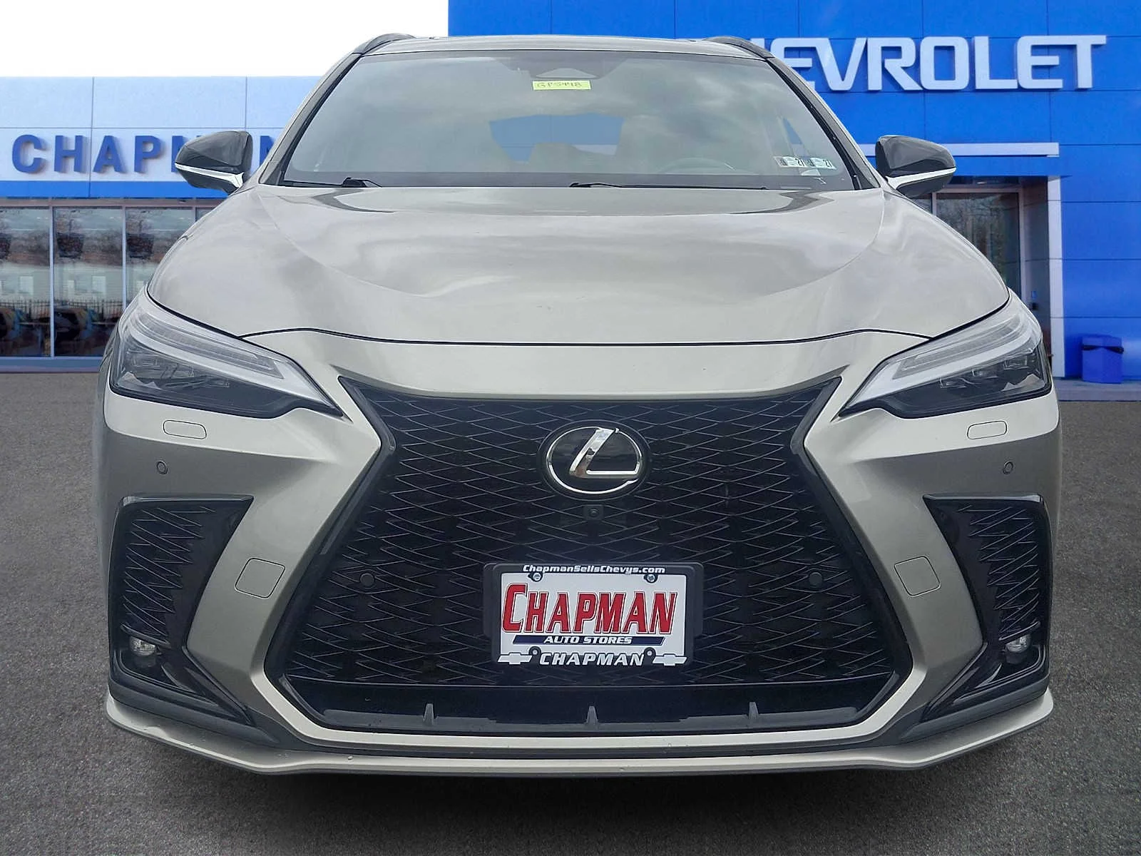 Used 2024  Lexus NX 450h+ F SPORT Handling image 2
